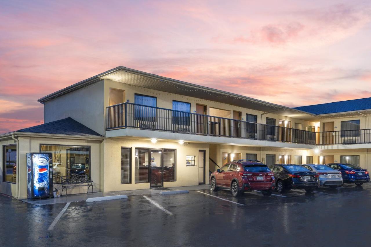 Days Inn By Wyndham St. Robert Waynesville/Ft. Leonard Wood Exterior photo