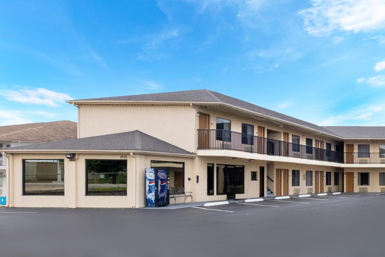 Days Inn By Wyndham St. Robert Waynesville/Ft. Leonard Wood Exterior photo