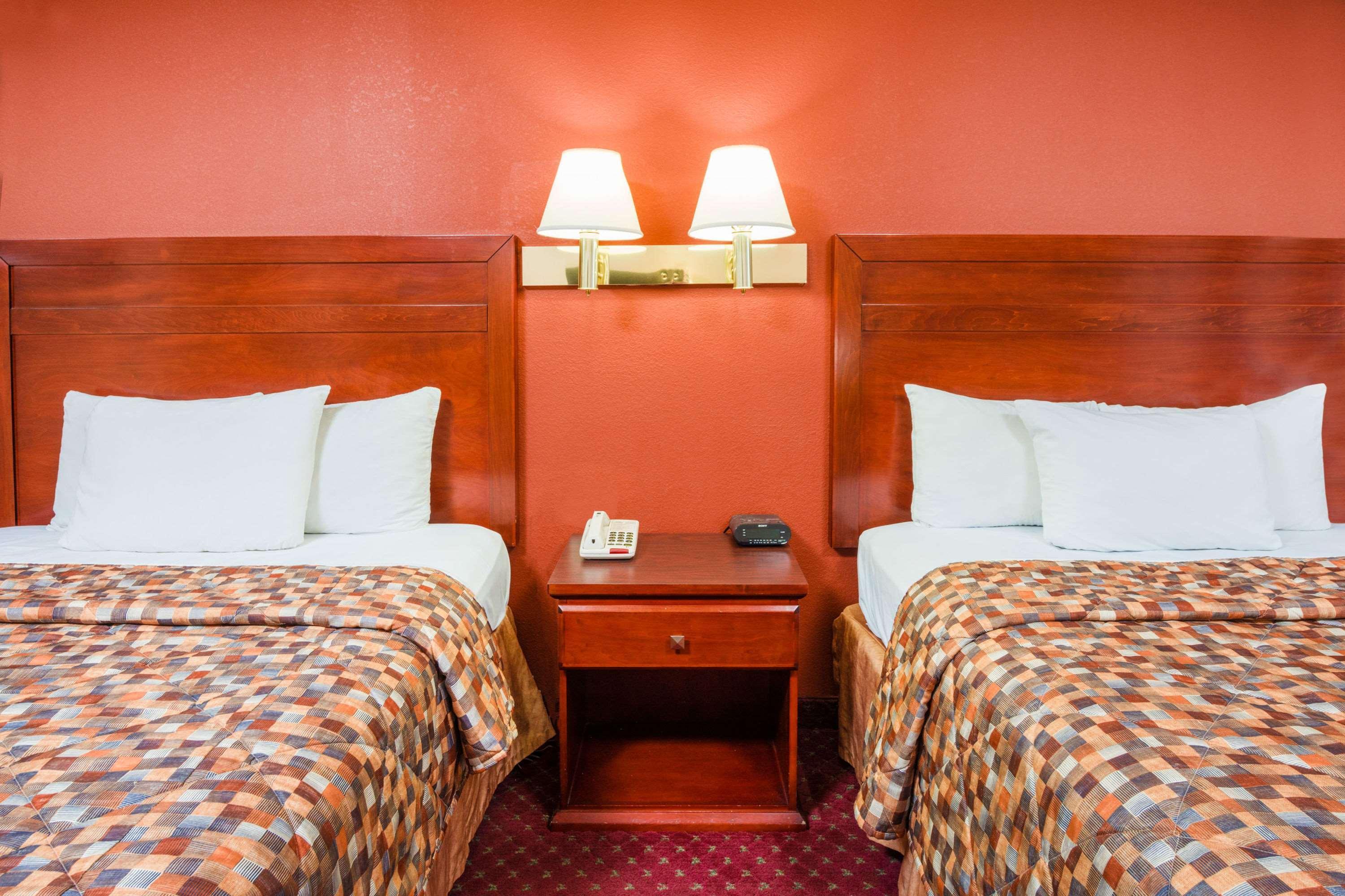 Days Inn By Wyndham St. Robert Waynesville/Ft. Leonard Wood Exterior photo