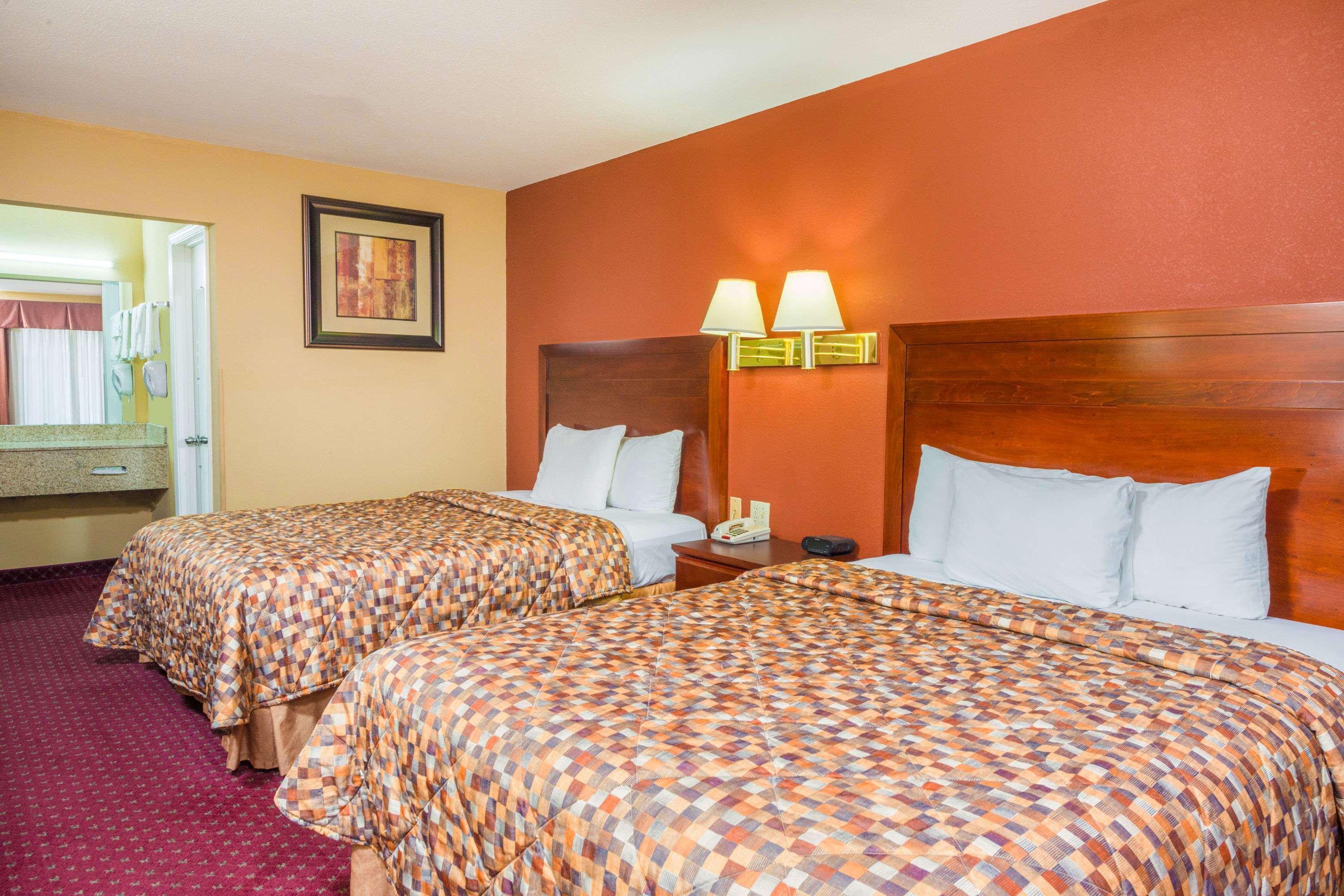 Days Inn By Wyndham St. Robert Waynesville/Ft. Leonard Wood Exterior photo