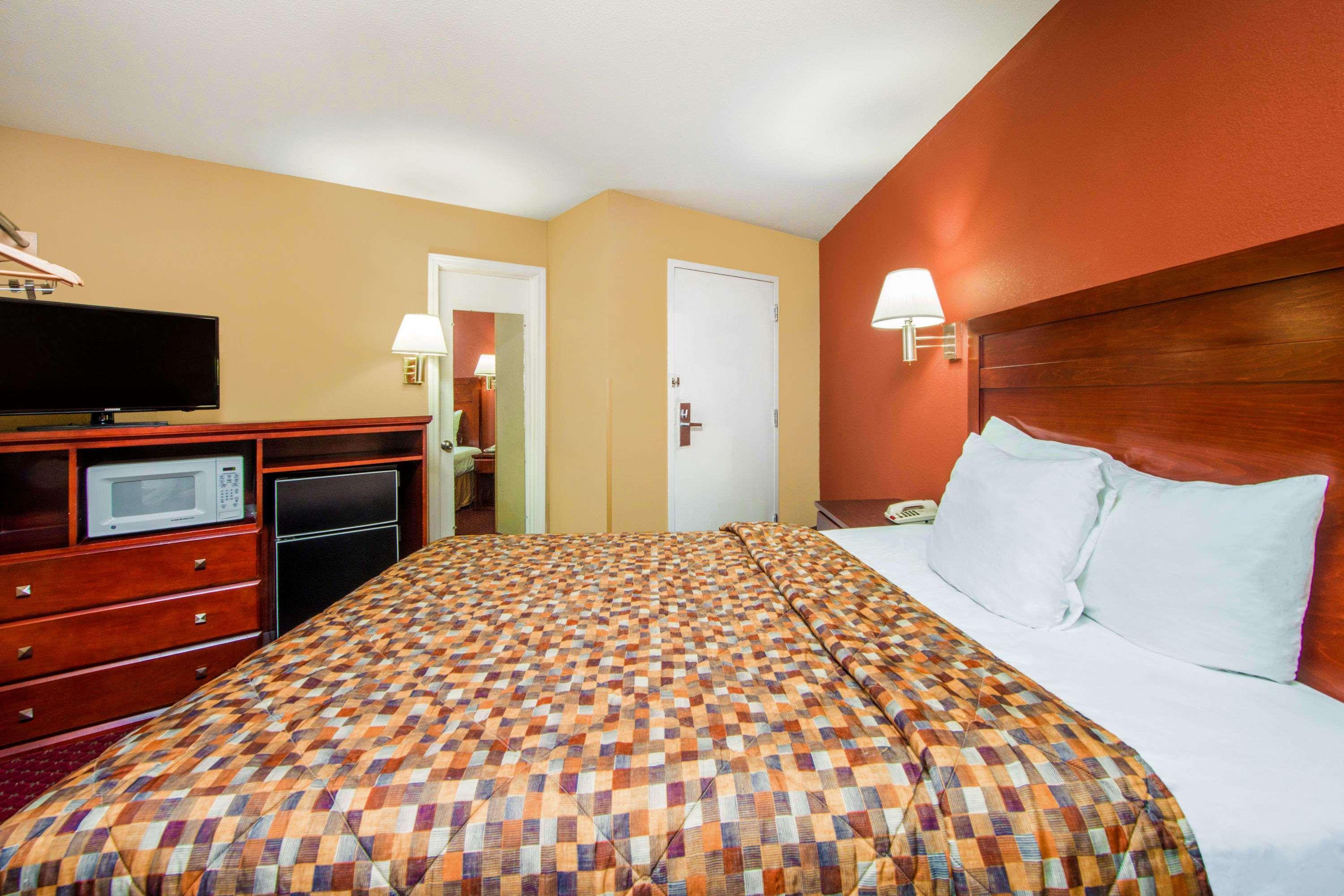Days Inn By Wyndham St. Robert Waynesville/Ft. Leonard Wood Exterior photo